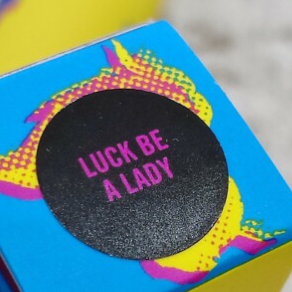 MAC ~ ‘LUCK BE A LADY’ 2021 Moon Masterpiece Lipstick ~ LE, FS, & RARE ~ NIB - Picture 11 of 16